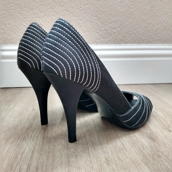 Calvin Klein Peep Toe Heels - Picture 4 of 7